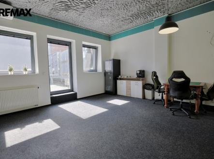 Pronájem kanceláře, 88 m²