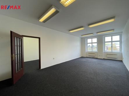 Pronájem kanceláře, 97 m²