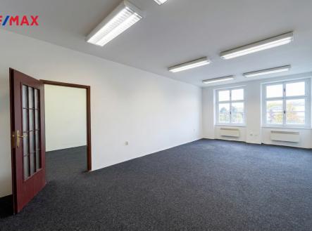 Pronájem kanceláře, 97 m²