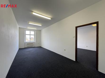 Pronájem kanceláře, 97 m²