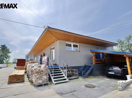 Pronájem obchodní prostor, 299 m²