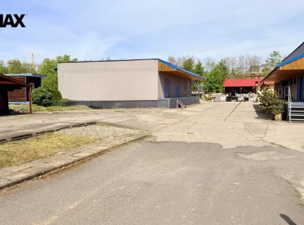 Pronájem obchodní prostor, 299 m²