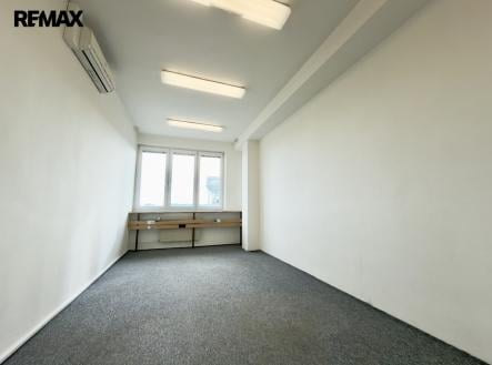 Pronájem kanceláře, 17 m²
