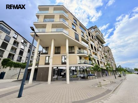 Pronájem obchodní prostory, 93 m²