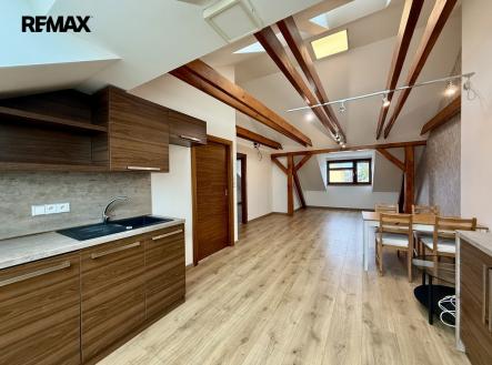 Pronájem bytu, 2+kk, 80 m²