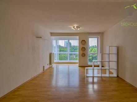 Pronájem bytu 2+kk 72 m2 s garážovým stáním - Plzeň Skvrňany