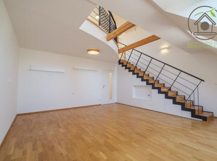 Prodej mezonetového bytu 2+1 116,59 m2 - Praha 6 Suchdol