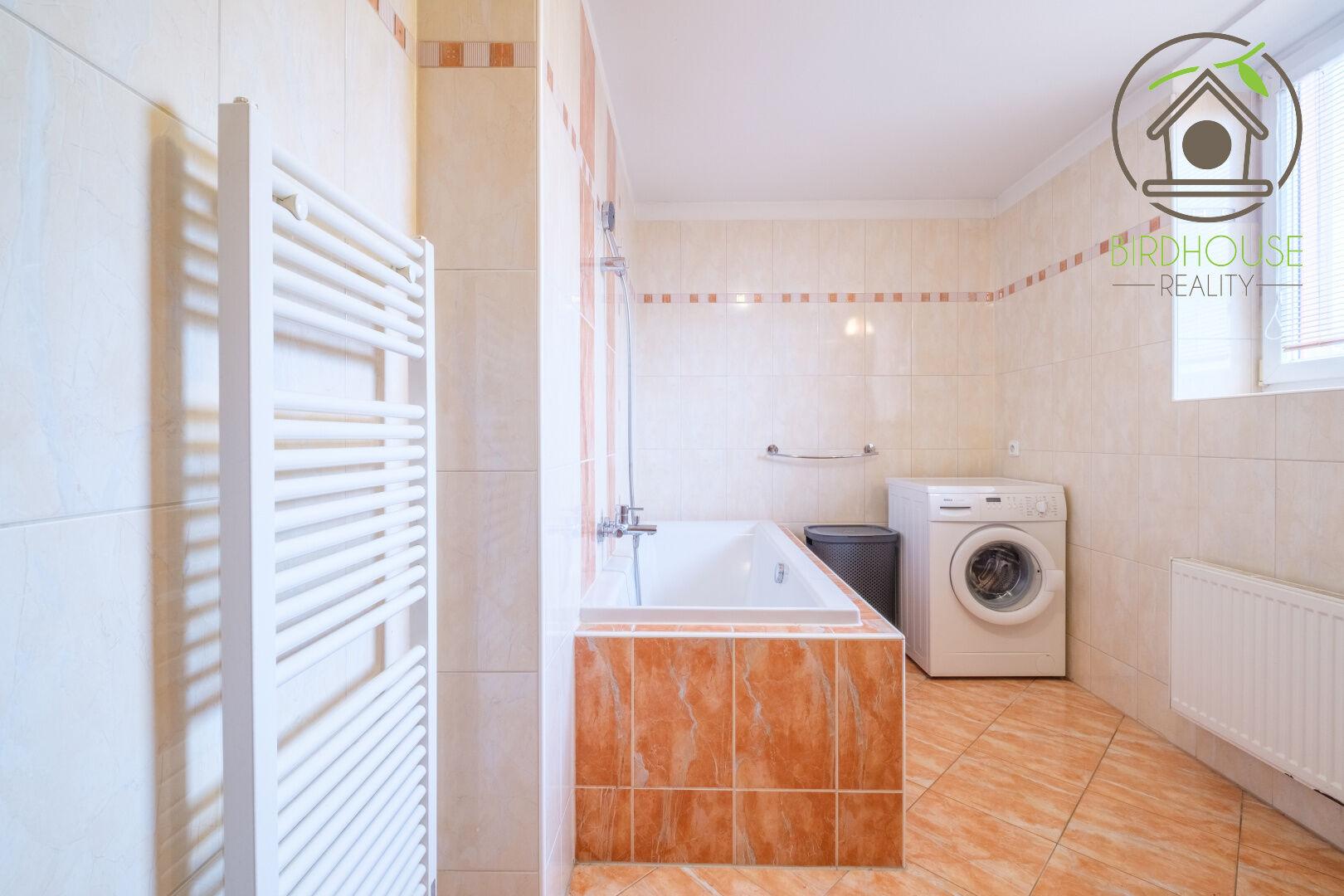 Prodej bytu 2+kk s garážovým stáním, Plzeň - Skvrňany