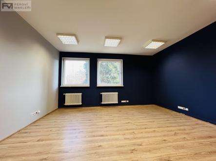 Pronájem kanceláře, 1 053 m²