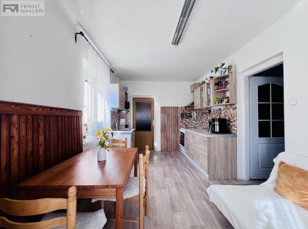 Pronájem domu/vily, 200 m²