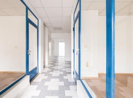 Pronájem kanceláře, 179 m²