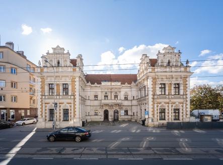 Pronájem - komerční objekt, jiný, 165 m²