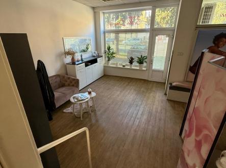 Pronájem - obchodní prostor, 39 m²