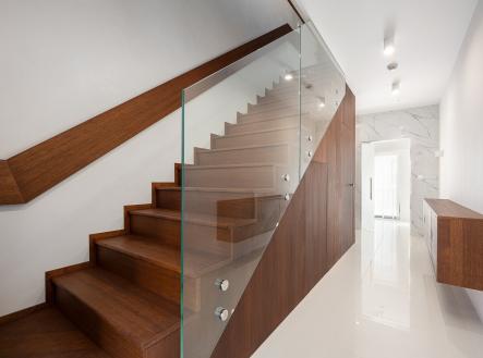 Pronájem domu/vily, 210 m²