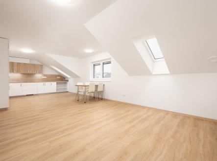 Pronájem bytu, 3+kk, 73 m²