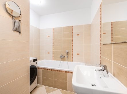 Pronájem bytu, 2+kk, 83 m²
