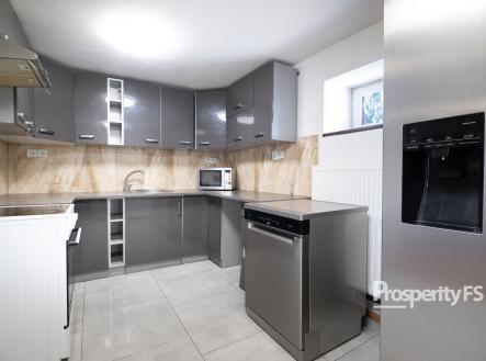 Prodej domu/vily, 244 m² obrázek