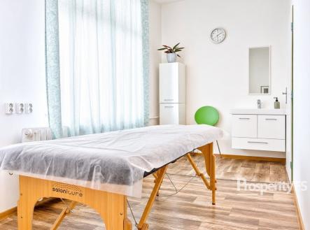 Pronájem komerčního objektu, jiný, 12 m²
