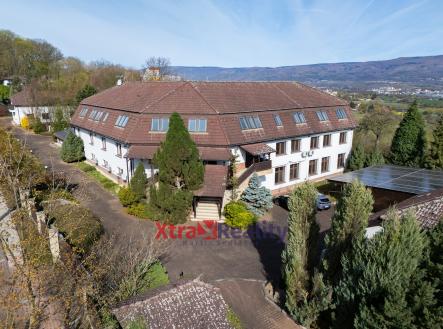 Prodej komerčního objektu, jiný, 2 300 m²