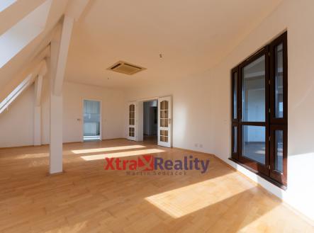 Prodej komerčního objektu, jiný, 2 300 m²