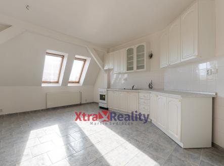 Prodej komerčního objektu, jiný, 2 300 m²