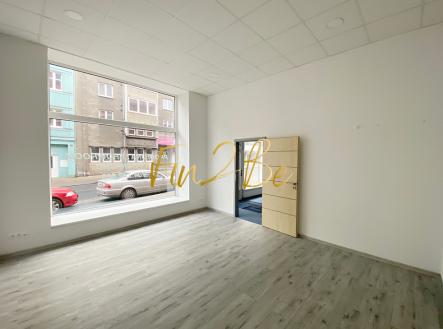 Pronájem - obchodní prostor, 157 m²