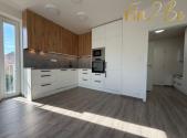 Pronájem bytu, 1+kk, 2 240 m²