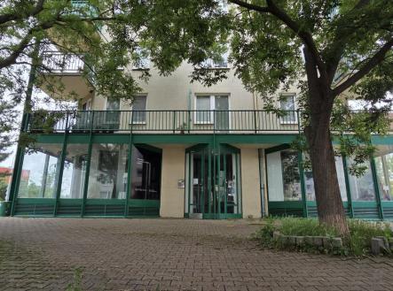 Prodej obchodní prostor, 140 m²