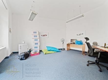 Pronájem - kanceláře, 83 m²