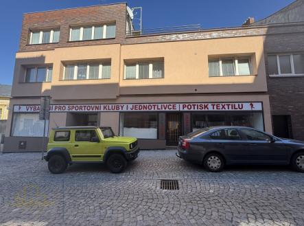 Pronájem obchodní prostor, 183 m²