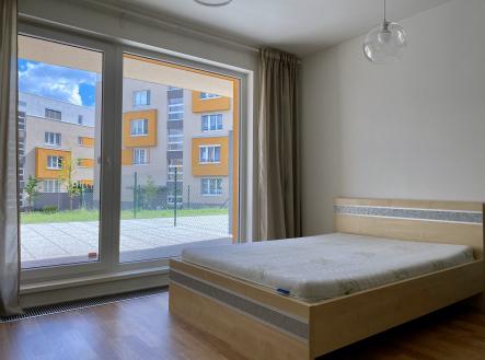 Pronájem bytu, 1+kk, 35 m²