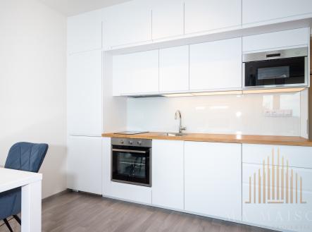 Pronájem bytu, 1+kk, 38 m²