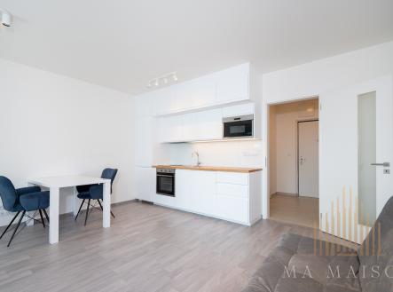 Pronájem bytu, 1+kk, 38 m²