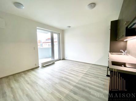 Pronájem bytu, 1+kk, 37 m²