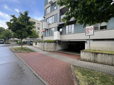 Pronájem garážového stání, 15 m², Praha - Střížkov