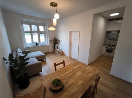 Pronájem bytu, 2+kk, 43 m²