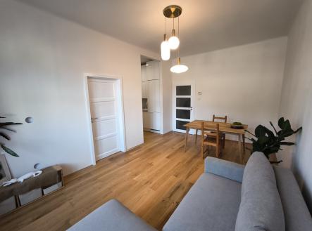 Pronájem bytu, 2+kk, 43 m²