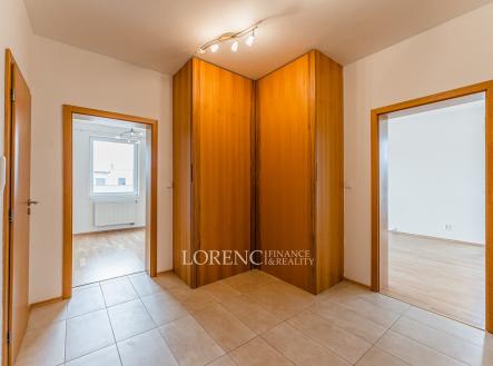 Pronájem bytu, 2+kk, 63 m²