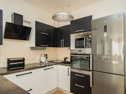 Pronájem bytu, 2+kk, 77 m²