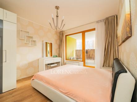 Pronájem bytu, 2+kk, 77 m²