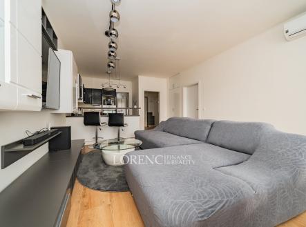 Pronájem bytu, 2+kk, 77 m²