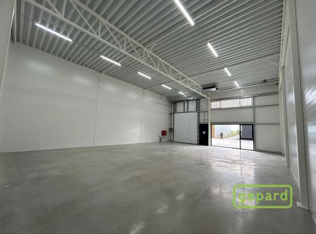 Pronájem skladovací prostor, 188 m²