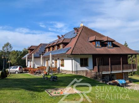 Prodej komerčního objektu, jiný, 1 100 m²