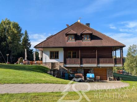 Prodej komerčního objektu, jiný, 1 100 m²