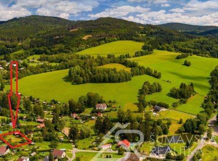 STAVEBNÍ POZEMEK S VÝHLEDEM NA ŠUMAVU V KAŠPERSKÝCH HORÁCH