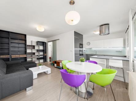 Pronájem bytu, 3+kk, 67 m²