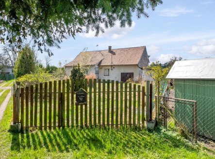 Prodej rodinného domu s rozsáhlými pozemky 8 575 m²