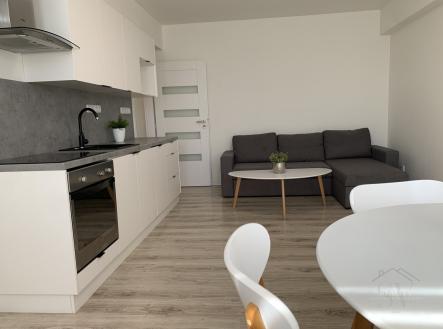 Pronájem bytu, 2+kk, 42 m²