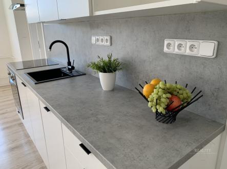 Pronájem bytu, 2+kk, 42 m²