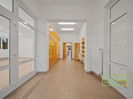 Prodej obchodní prostor, 300 m²